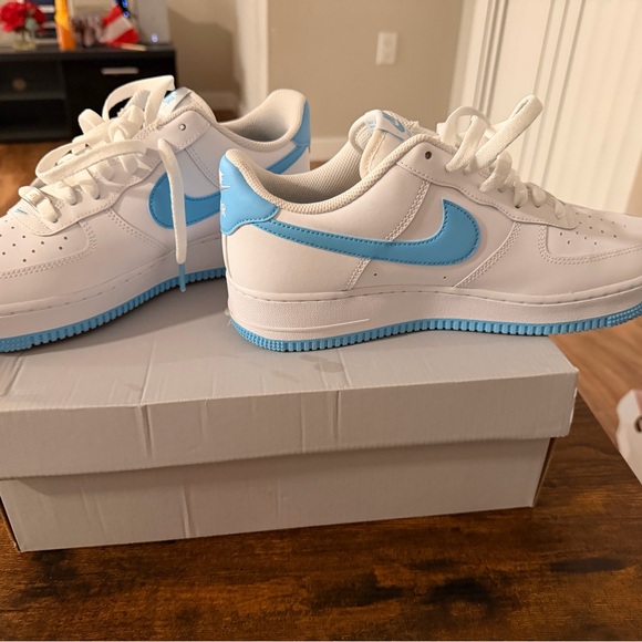 Nike  Air Force 1 Low - White & Light Blue - Picture 2 of 7